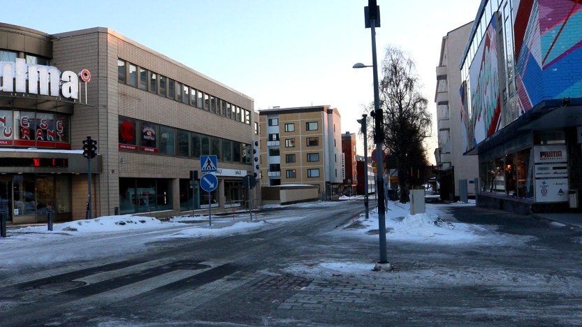 koulutehtävä koronan vaikutukset.Movie_Snapshot